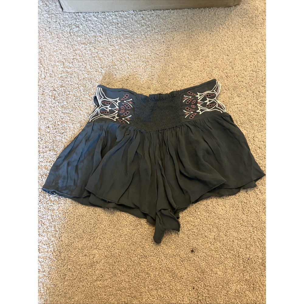 Free People Smocked Waist Flowy Shorts Embroidered Gray Women's Small‎